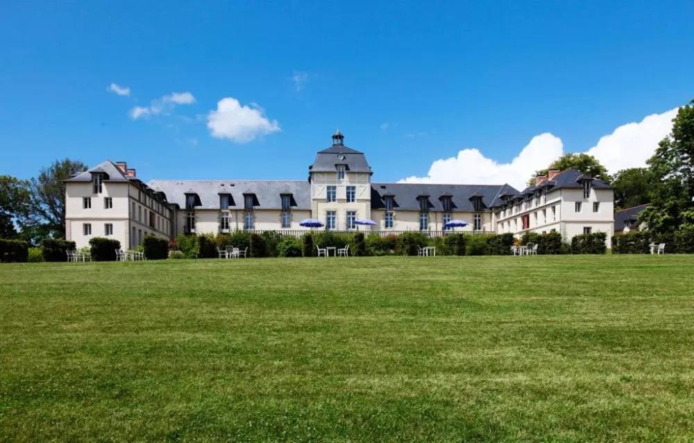 Kergonano - Parking Prive Et Piscine Baden
